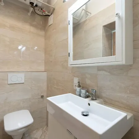 Beautiful Cozy Gem Near Old Town Prague