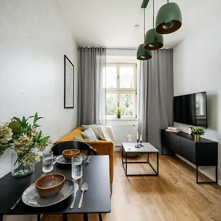 Days - - Easy Access * Prague