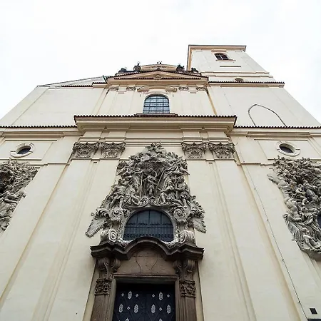 Luxurious Two-bedroom In The Old Town Prague