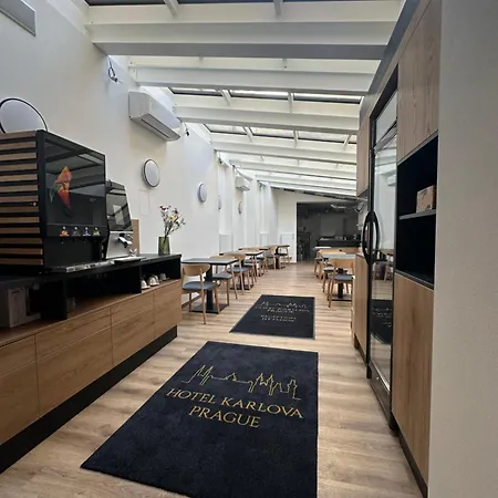 Karlova Otel