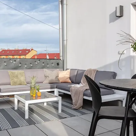 Turnkey I Vineyard Terrace Apartment Prague