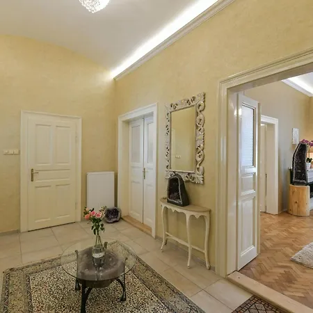 Apartment Amethyst Prague
