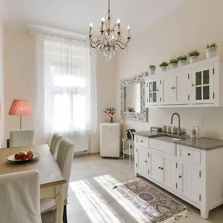 Apartment Amethyst Prague