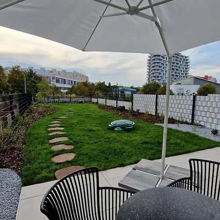 Beta - Garage, Air Condition, Garden, At Metro Apartment