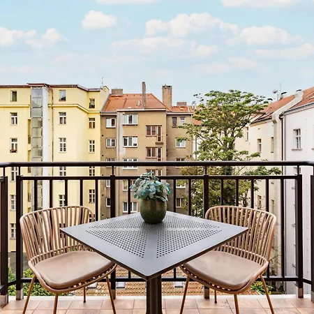 Apartment Tichy V Centru Mesta U Metra S Balkonem A Parkovanim Prague