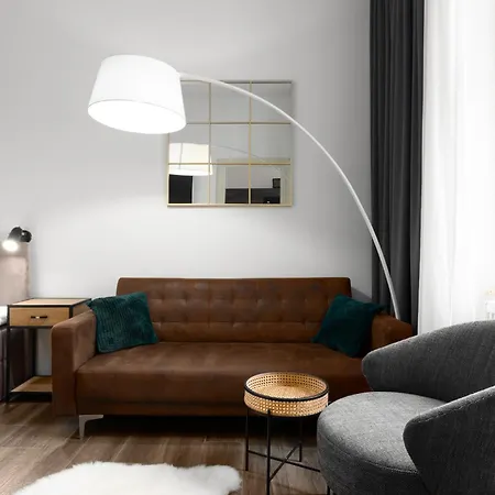 Apartment Tichy V Centru Mesta U Metra S Balkonem A Parkovanim