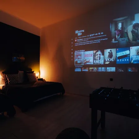 Apartment Cinema Billiard & Foosball - Centre *
