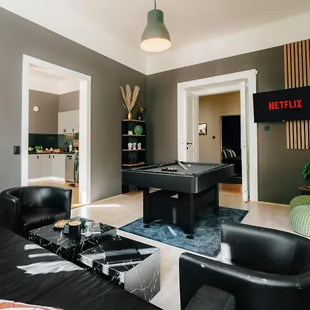 Cinema Billiard & Foosball - Centre Apartment Prague