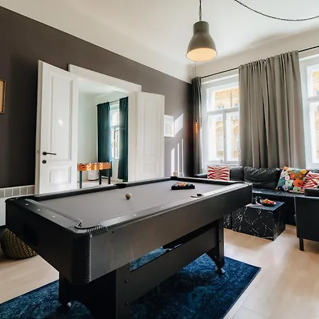 Apartment Cinema Billiard & Foosball - Centre