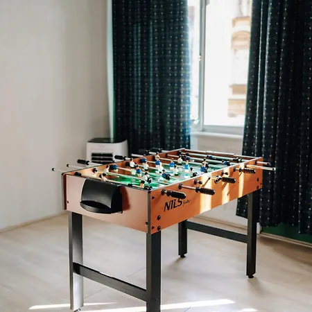 Apartment Cinema Billiard & Foosball - Centre *