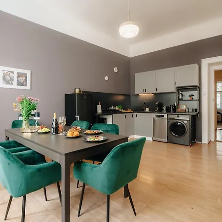 Cinema Billiard & Foosball - Centre Apartment Prague