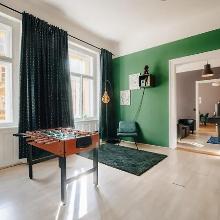 Apartment Cinema Billiard & Foosball - Centre Prague