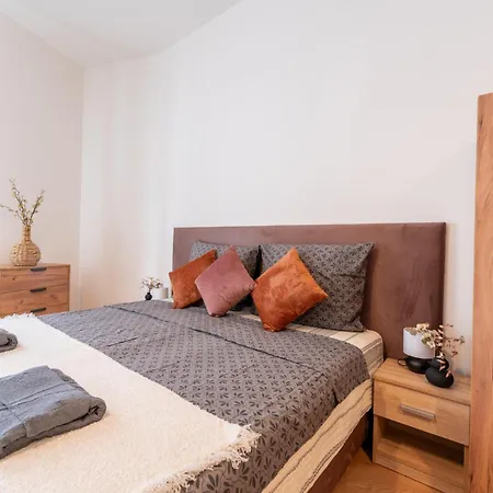 Retreat Downtown Apartmanhotel *