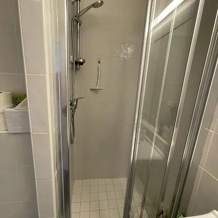 Friendly Small Flat For Nomads *