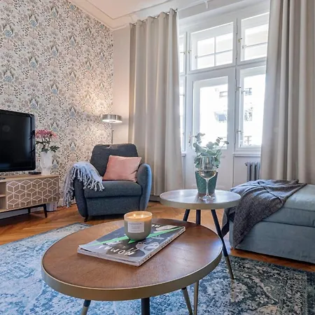 Days - 2bdr - 2 Balconies - Residential Area Apartment *