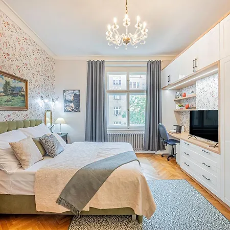 Days - 2bdr - 2 Balconies - Residential Area Apartment *
