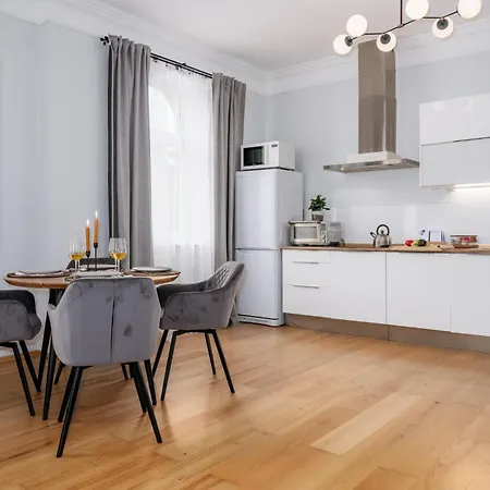 Days - 1bdr - Fireplace - Ac * Prague