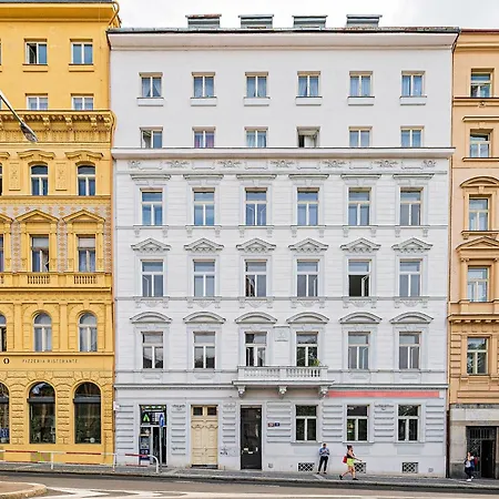 Appartamento Days - Industrial - Netflix - Namesti Miru Praga