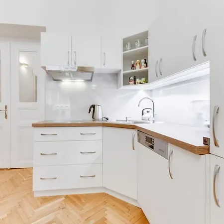 Apartment Days - 3bdr - Small Balcony - 2 Bathrooms - 90 Sqm