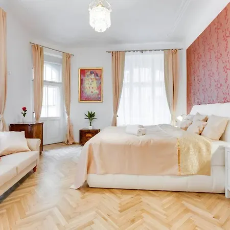 Days - 3bdr - Small Balcony - 2 Bathrooms - 90 Sqm Apartment *