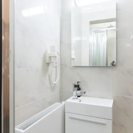 Apartment Days - 3bdr - Small Balcony - 2 Bathrooms - 90 Sqm