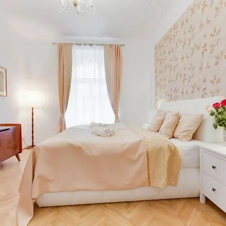 Days - 3bdr - Small Balcony - 2 Bathrooms - 90 Sqm *