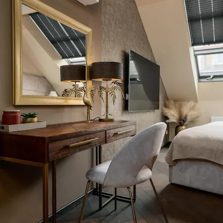 Days Apartment
