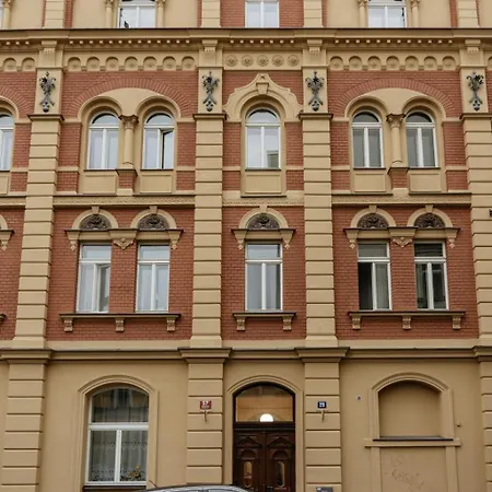 Days Apartment