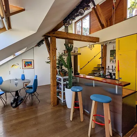 Gasthuis Guestrooms, Rooftop With Garden, Spacious Living Room, Character And Fireplace Praag
