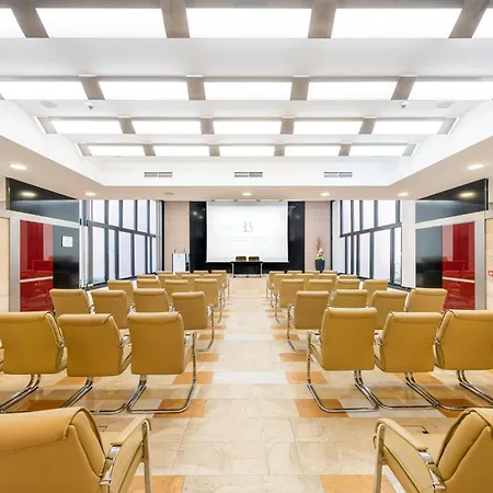 Grand Majestic Hotell 4*