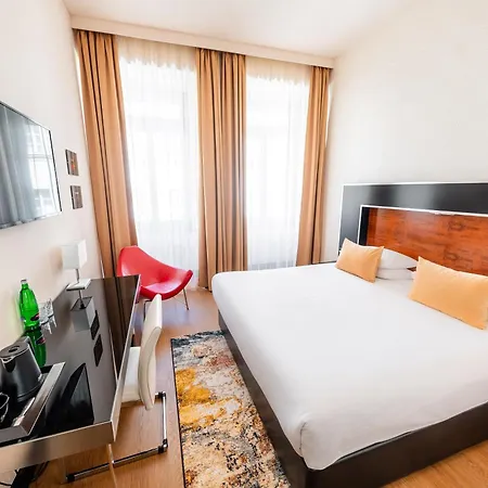 Hotell Grand Majestic 4*
