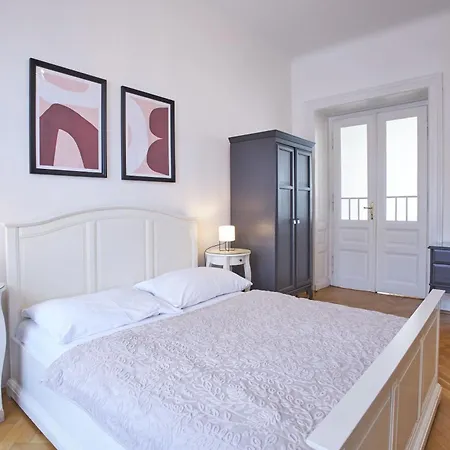 Charles Bridge Premium Residence 4* Prague