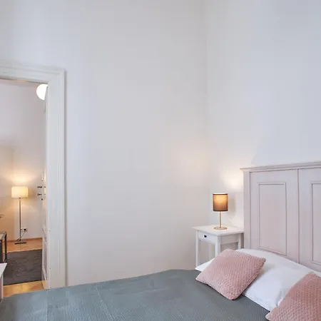 Charles Bridge Premium Residence 4* Prague