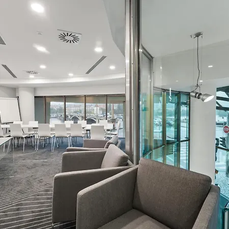 Hotel Dancing House - Tancici Dum 4*
