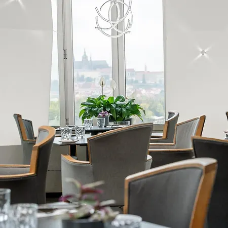 Dancing House - Tancici Dum 4*