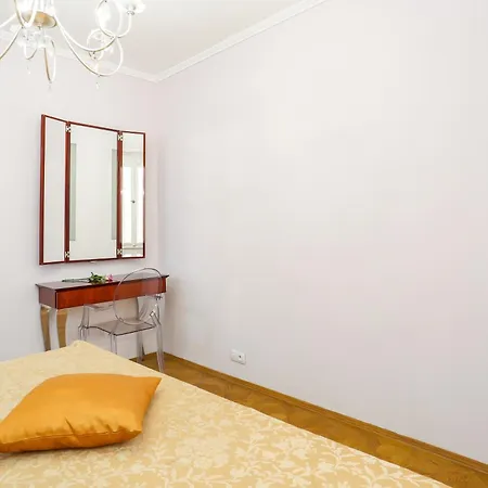 Apartment Academia