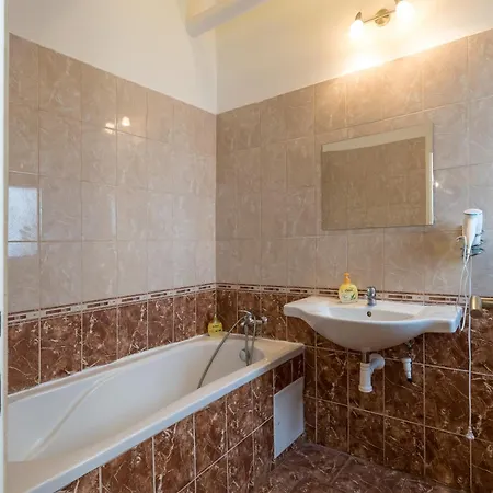 Exclusive Apartment *