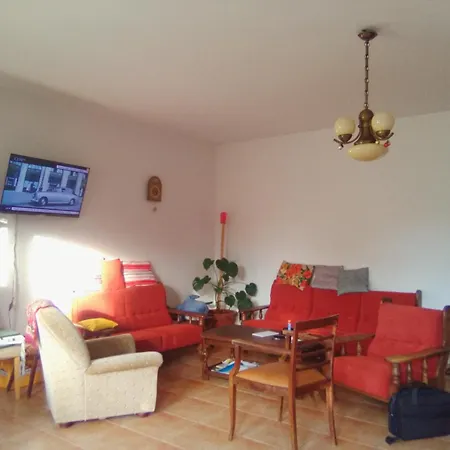 Guest house Charlie Retro-modern Design