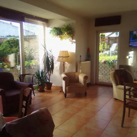 Guest house Charlie Retro-modern Design 3*