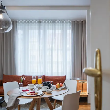 Days - Luxury In Hip Area - 