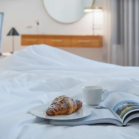 Days - Luxury In Hip Area - 