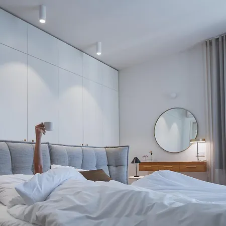Days - Luxury In Hip Area - 
