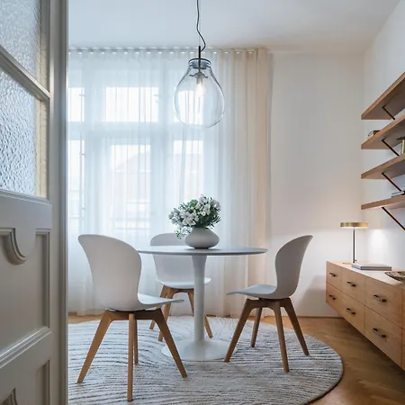 Days - Luxury In Hip Area - 