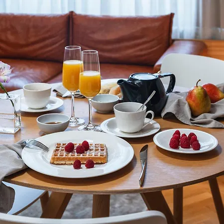 Days - Luxury In Hip Area - 