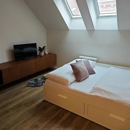 David's Town Center Apartment *