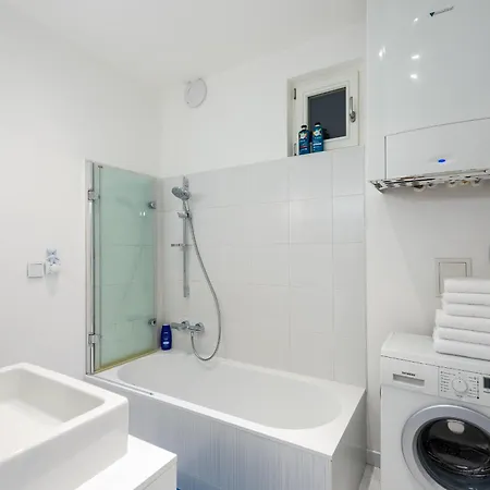 *sunny And Stylish* With Balcony Near Tv Tower Prague