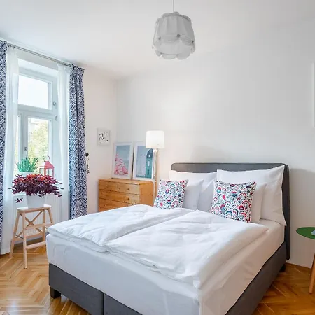 *sunny And Stylish* With Balcony Near Tv Tower Apartment Prague