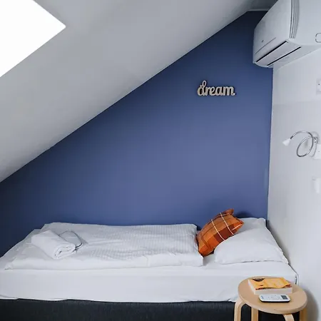 Dream Hostel *