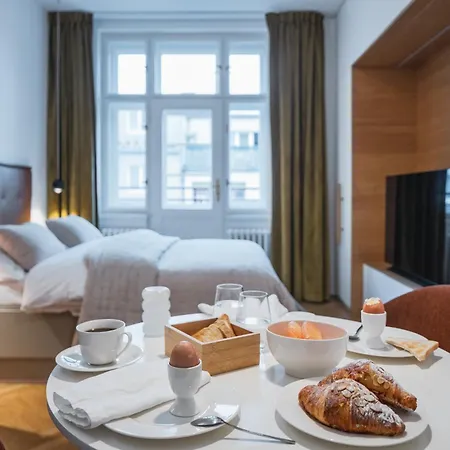 Days - Luxury In Hip Area - 