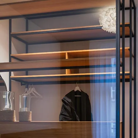 Days - Luxury In Hip Area - 